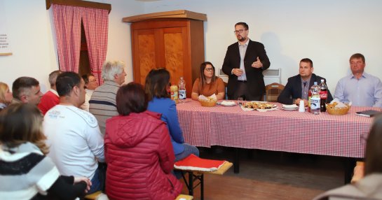 Az európai parlamenti választások kapcsán tartottak közösségi találkozót Zentagunarason